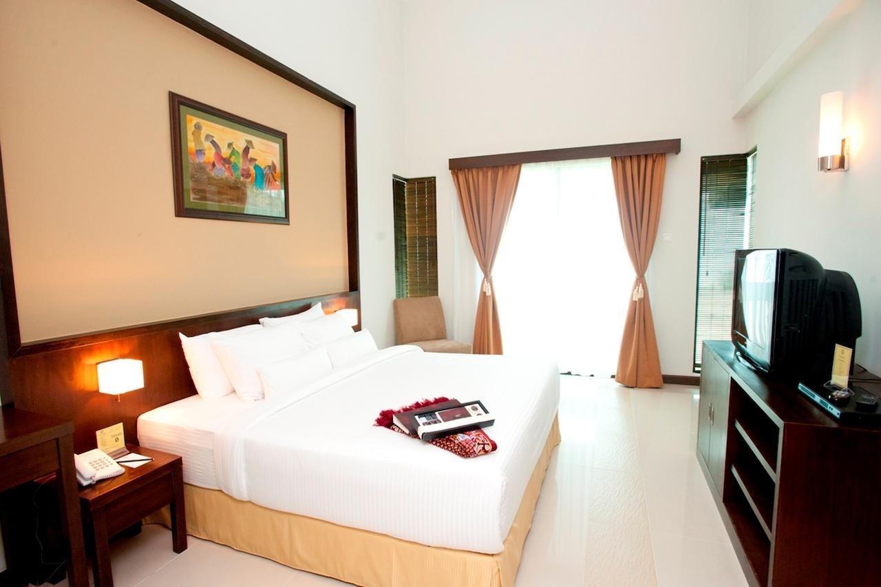 Hotel Felda Residence Tanjung Leman Jemaluang Стая снимка