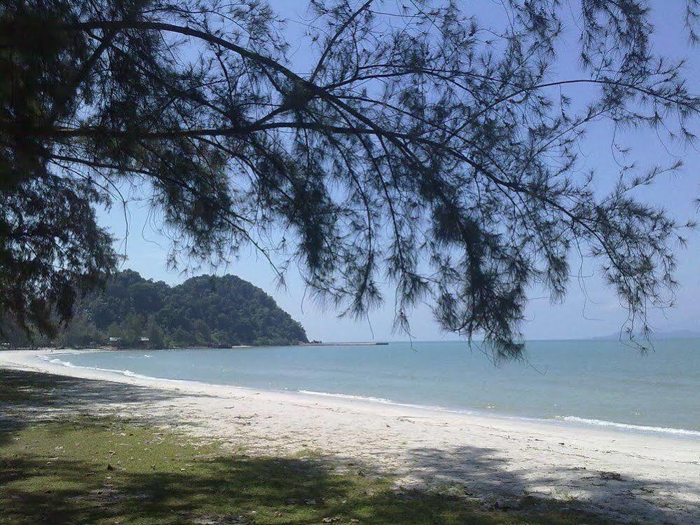 Hotel Felda Residence Tanjung Leman Jemaluang Екстериор снимка